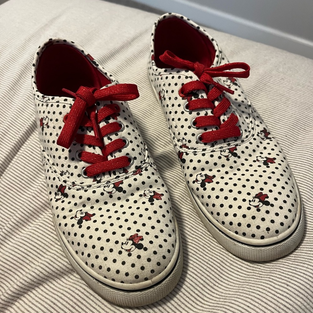 Minnie Mouse sneakers